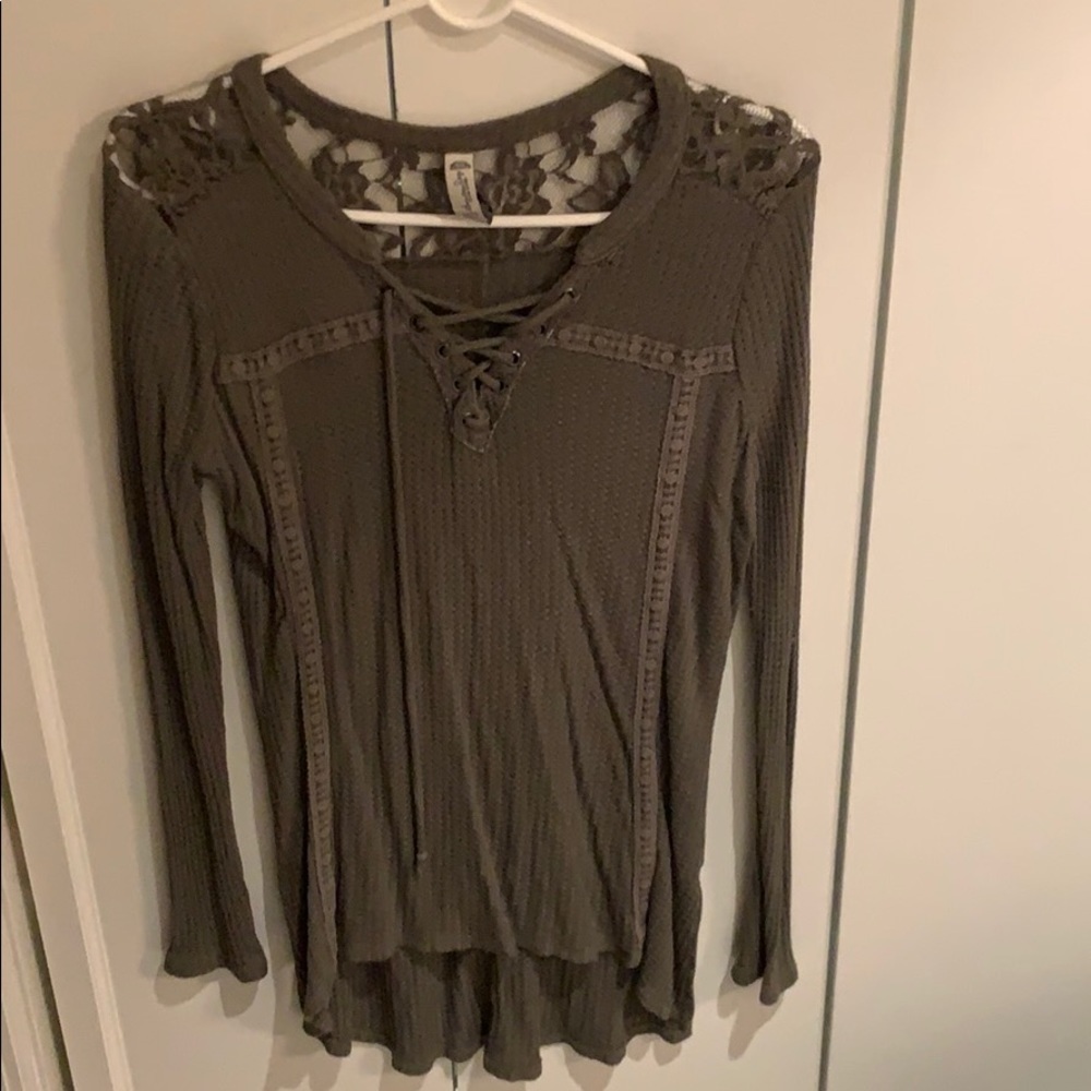 Long sleeve criss cross top